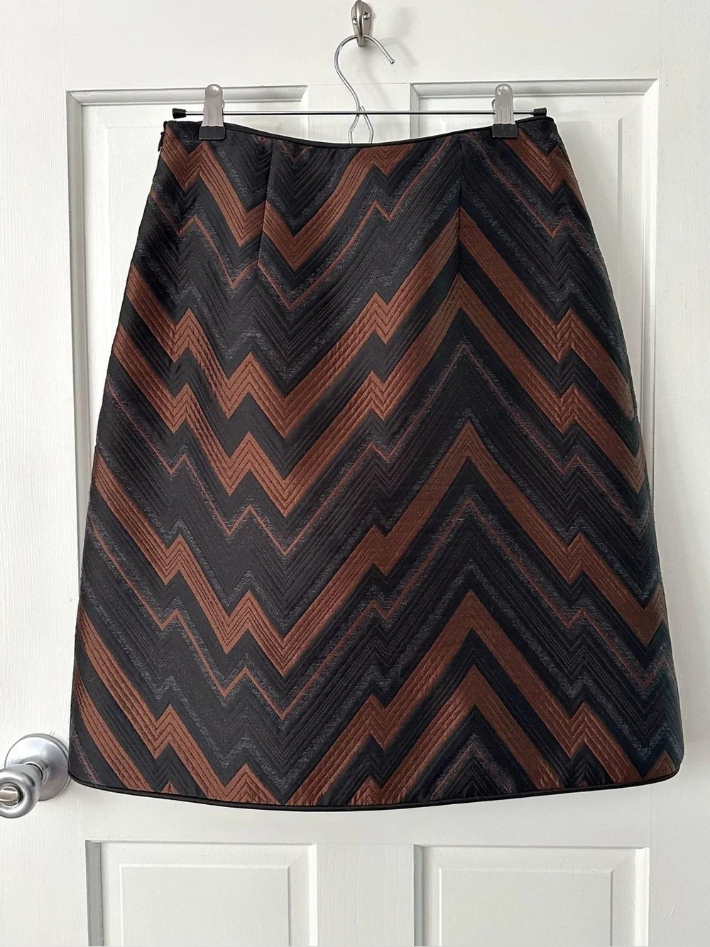 Akris Punto Copper Black Gray A-Line Skirt Herringbone Chevron Jacquard Size 6